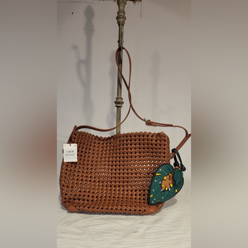 🧧PRICE Drop....ZARA brown woven shoulder bag